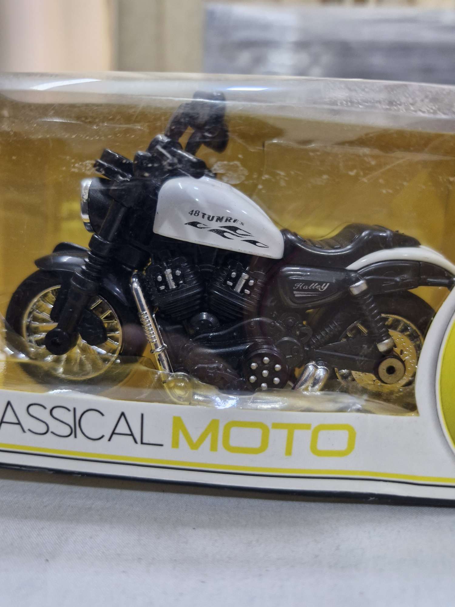Die-cast-coo-coo-Halley-Bike-gz320-2